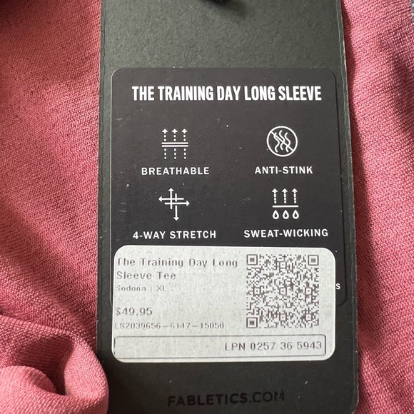 Weekend sale 4 Men’s Fabletics shirts. NWT.  $60.00 for bundle - Picture 7 of 8